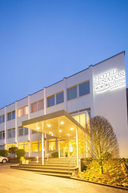 Hotel Senator Marina Wedel Exterior foto
